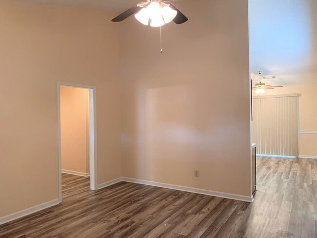 Building Photo - Nice Condo close to RAFB