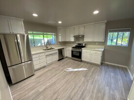 Kitchen - 836 Valley Rd