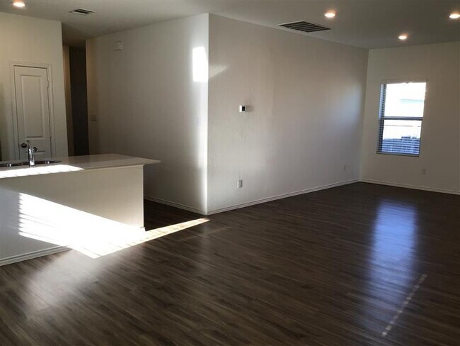 Building Photo - 565 Big Rocky Bend