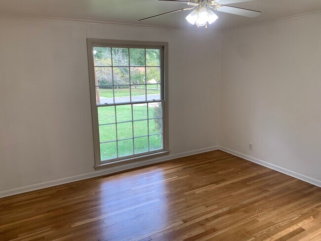 Building Photo - 719 Dodd Dr