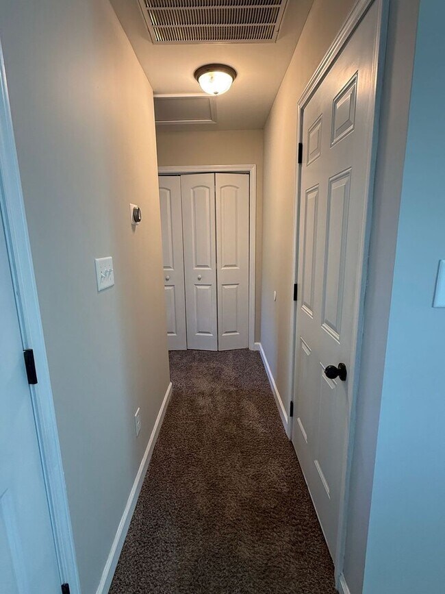 Building Photo - Beautiful 3 bedroom, 2 bath house