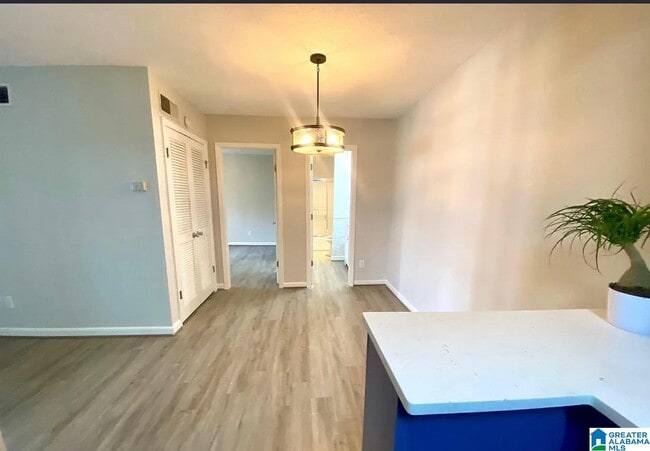 Building Photo - 3101 Lorna Rd