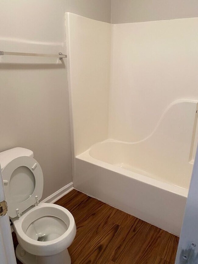 Building Photo - Cute Two Bedroom/1.5 Bath Close to Downtown Villa Rica