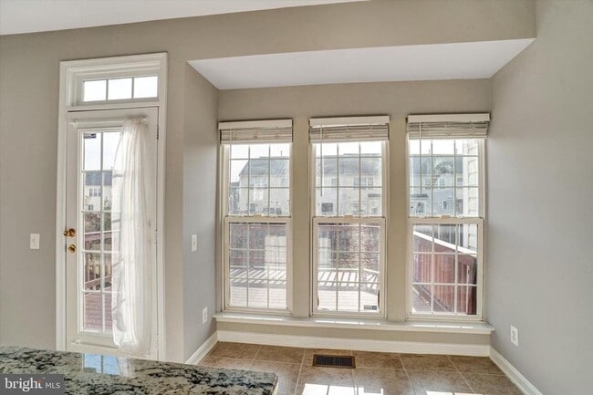 Building Photo - 43787 Virginia Manor Terrace