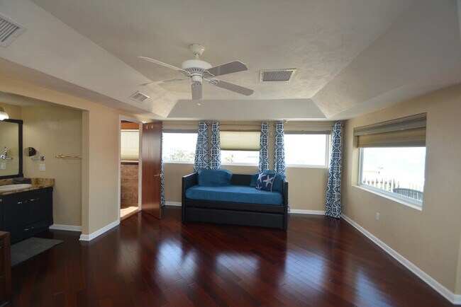 Building Photo - 62 Moody Dr