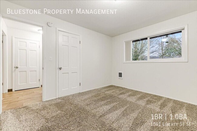 Building Photo - 1041 Liberty St SE