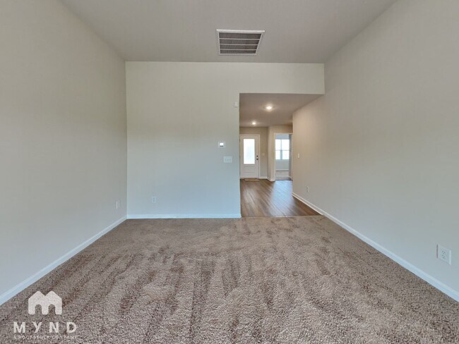 Building Photo - 155 Royal Mdw Dr