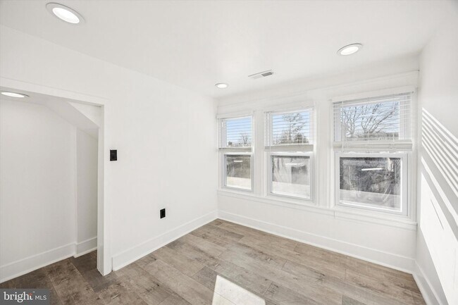 Building Photo - 844 West Chester Pike