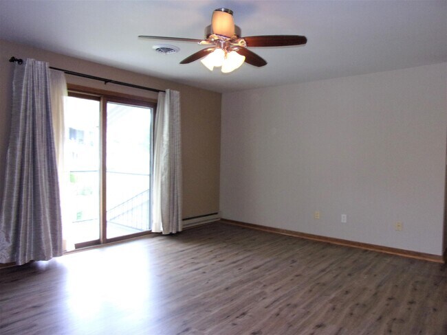 Building Photo - 1435 Pheasant Run Dr