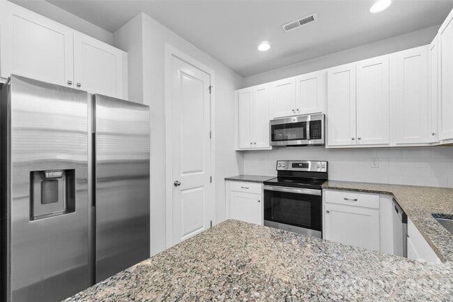 Building Photo - 712 Rodey Ave