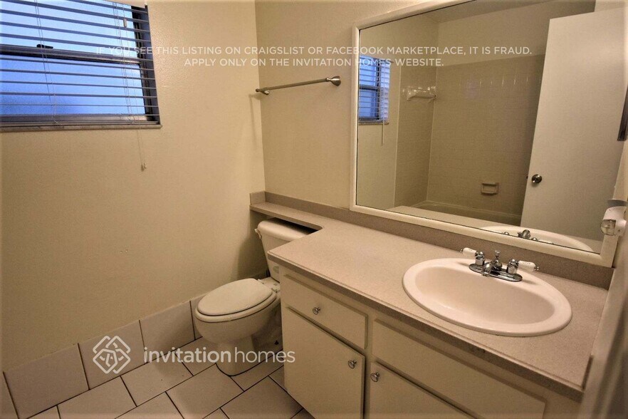 Building Photo - 1793 Lakeview Village Dr