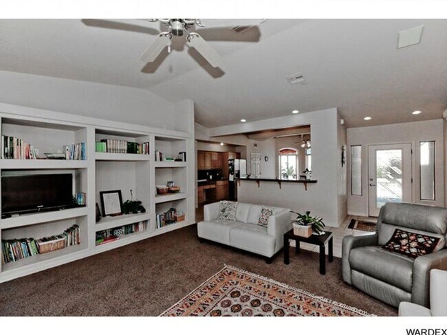 Building Photo - *REDUCED PRICE* Long Term - Unfurnished- Beautiful Golf Course Pool Home!!