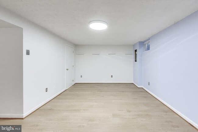 Building Photo - 20210 Maple Leaf Ct