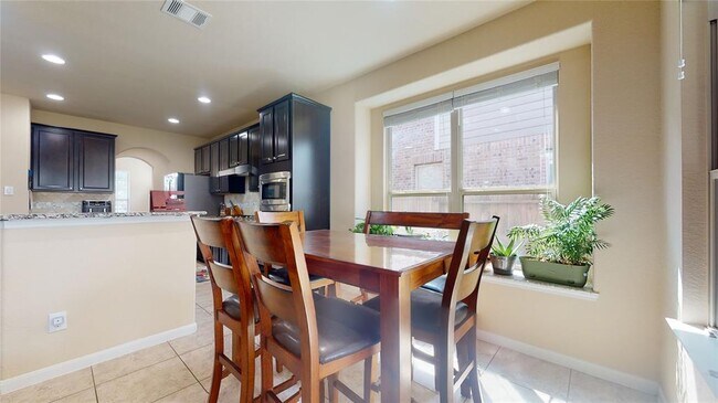 Building Photo - 28511 Pleasant Forest Dr