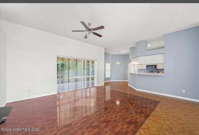 Building Photo - 525 Justine Ave NW