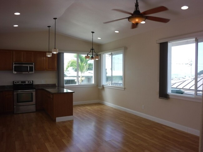 Building Photo - Kaneohe - 3 Bdrm/2 Bath