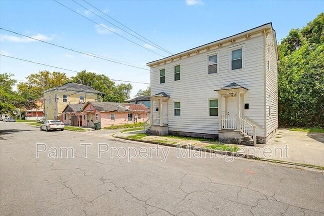 Building Photo - 814 Ott St