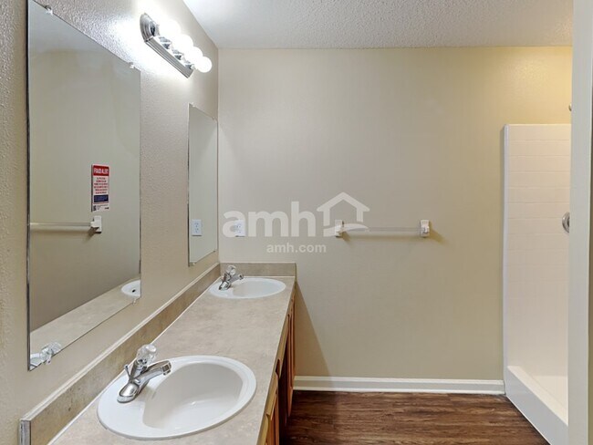 Building Photo - 6398 Rising Sun Dr