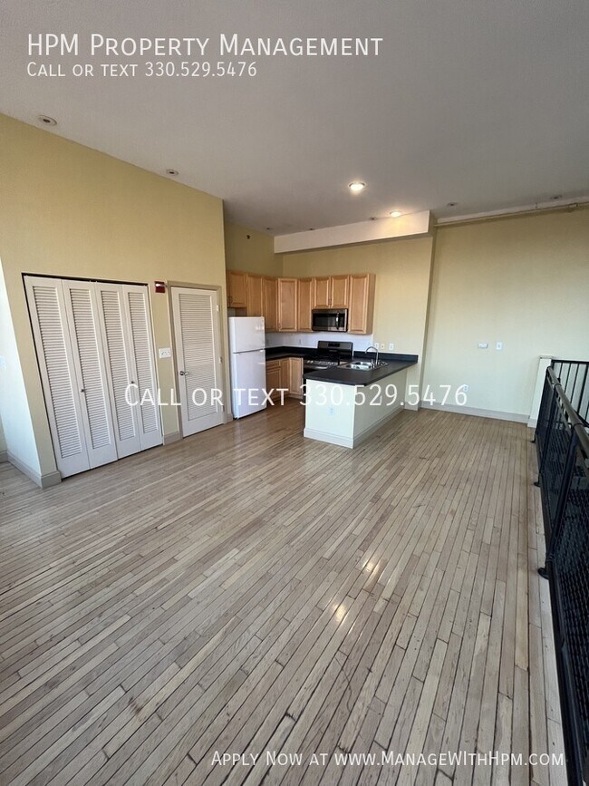 Building Photo - 2404 Prospect Ave E