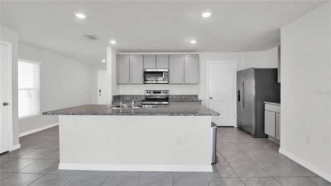 Building Photo - 16545 Mosaic Oar Dr