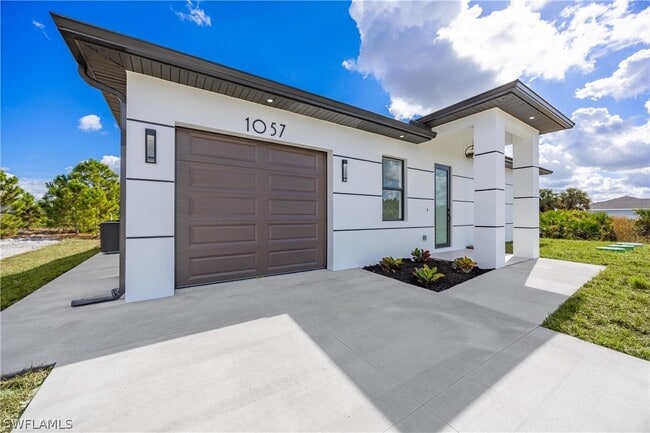 Building Photo - 1057 Halby Ave S