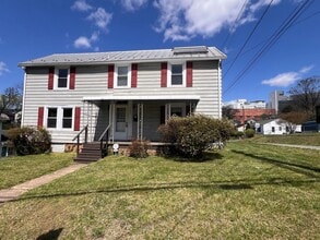 Building Photo - 1101 Cherry Ave