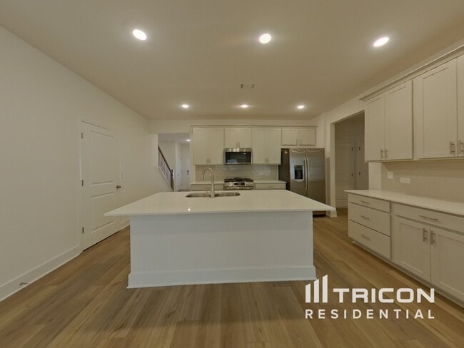 Building Photo - 65 Mayhaw Pt