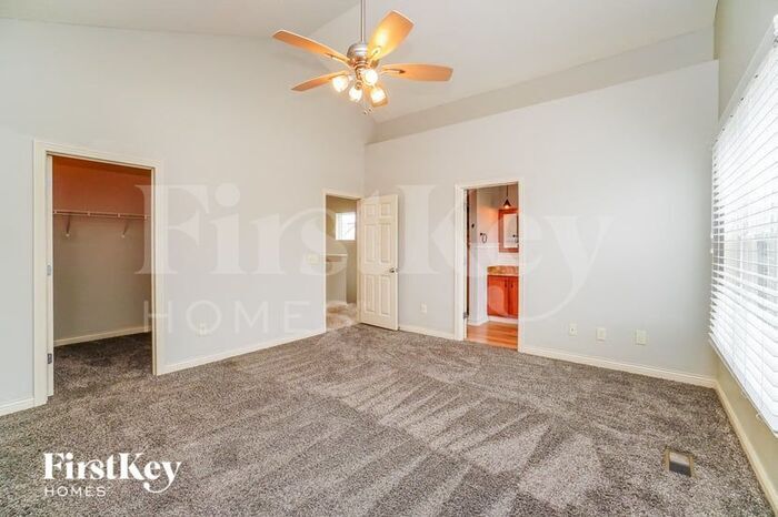 Building Photo - 5620 Cardin Blvd