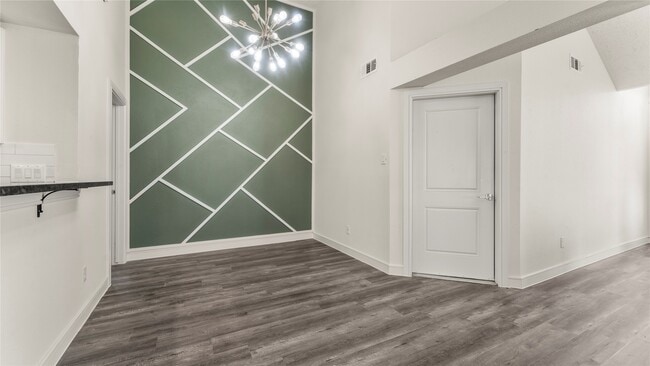 Building Photo - 2107 Charlton House Ln