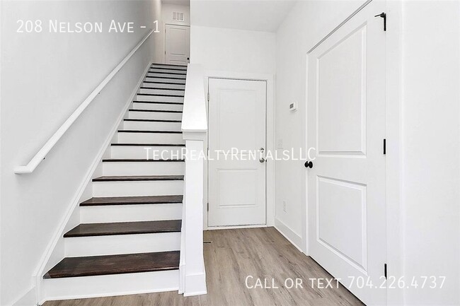 Building Photo - 208 Nelson Ave