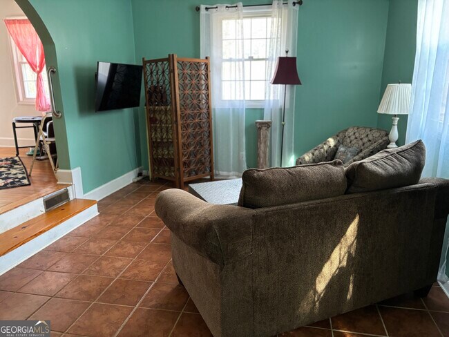 Building Photo - 866 Verdi Way