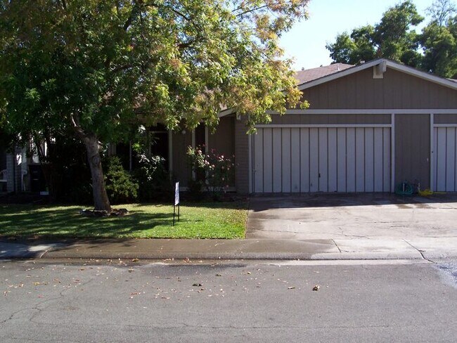 Primary Photo - Charming and Well-Maintained 3-Bedroom, 2-...