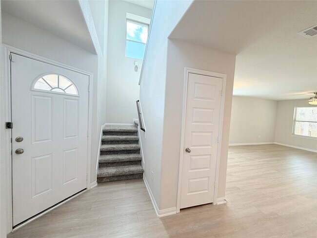 Building Photo - 11720 Whirlaway Dr