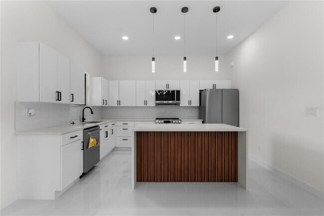 Building Photo - 10070 Flat River St