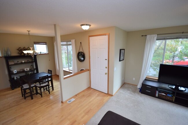 Building Photo - 10890 Southwest Washington Street