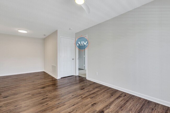 Building Photo - Welcome to 1117 Westbury – Modern Living w...