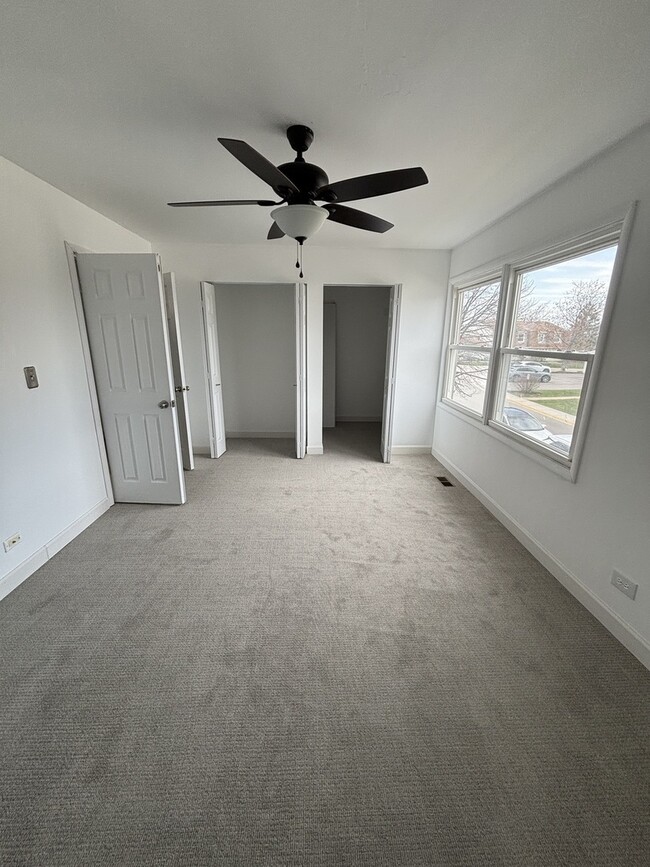 Building Photo - 1707 Queensbury Cir