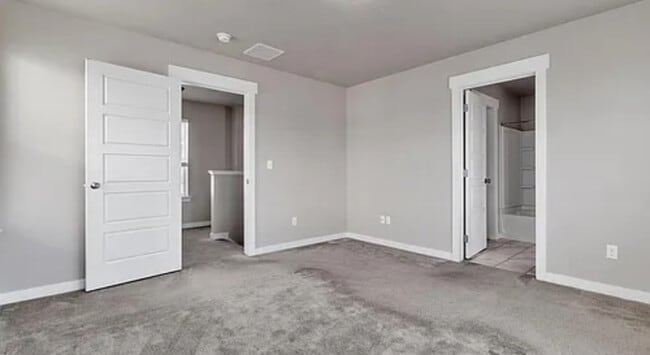 Building Photo - Your Next Home Awaits!