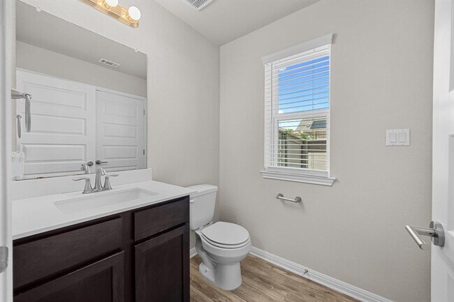 Building Photo - Sorrento Free Standing Home/Condominium - ...