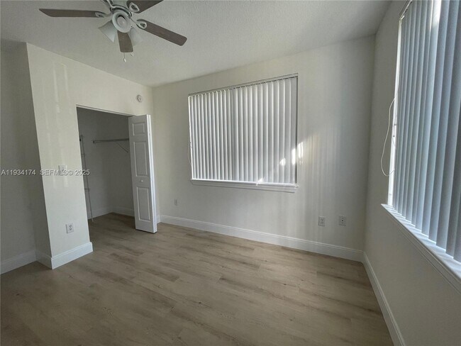 Building Photo - 6851 SW 44th St