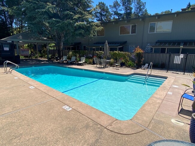 Building Photo - 1 bed 1 bath condo in Orinda