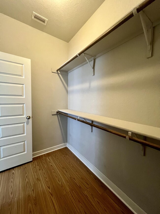 Building Photo - 374 Creekside Curve