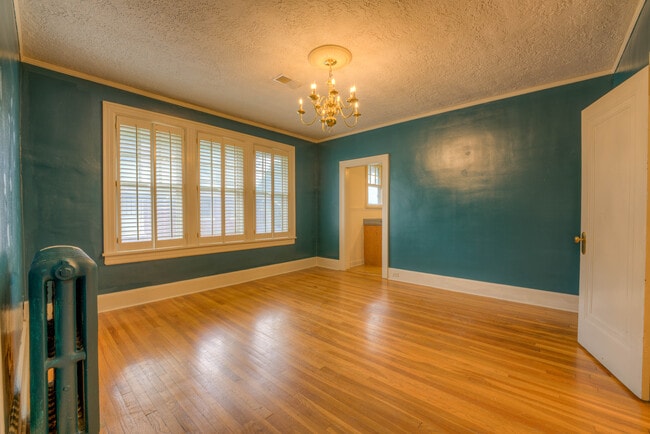 Building Photo - 296 N. Willett