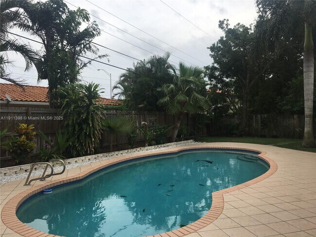 Building Photo - 5706 NE 17th Terrace