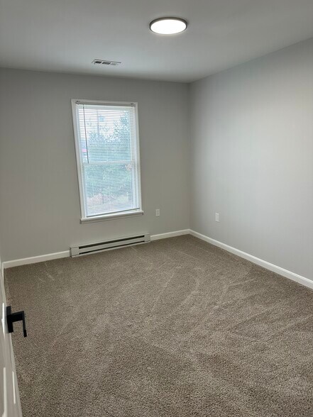 Building Photo - 138 Harvard Rd