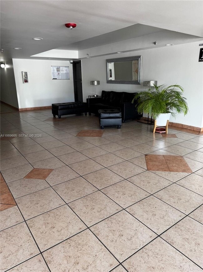 Building Photo - 9686 Fontainebleau Blvd