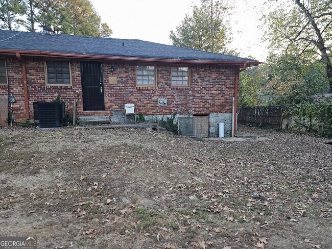 Building Photo - 3229 Tulip Dr