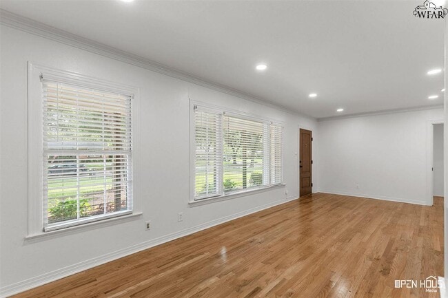 Building Photo - 2409 Martin St