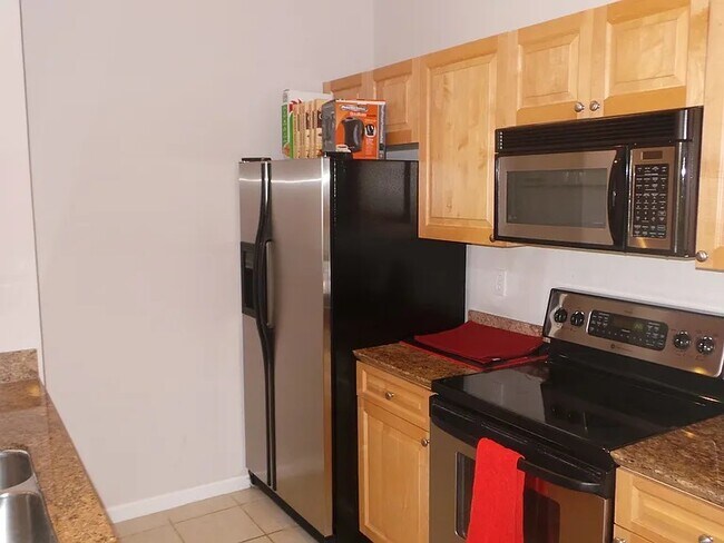 Building Photo - 580 S Sapodilla Ave