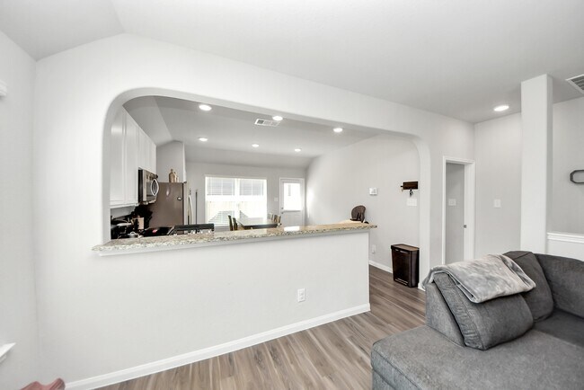 Building Photo - 3702 Cub Dr